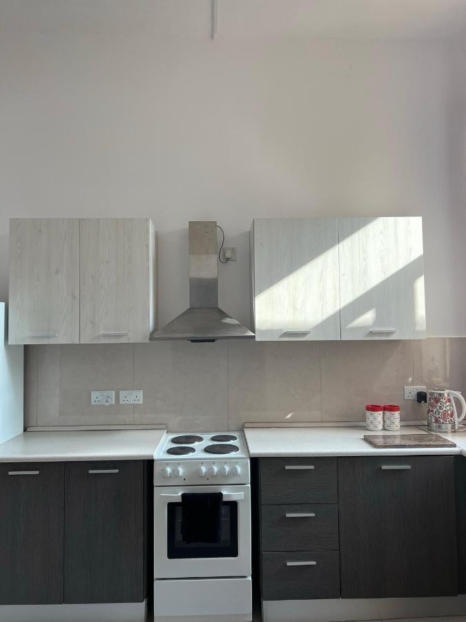 Room With Private Bathroom Σλιέμα Εξωτερικό φωτογραφία